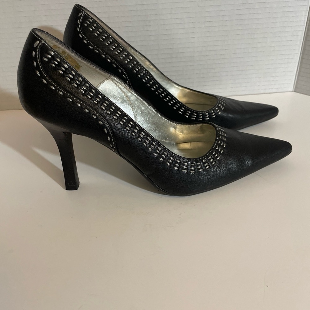Calvin Klein Heels Womens 9 M Dakota Pointed Toe Pumps Slip On Black Leather
